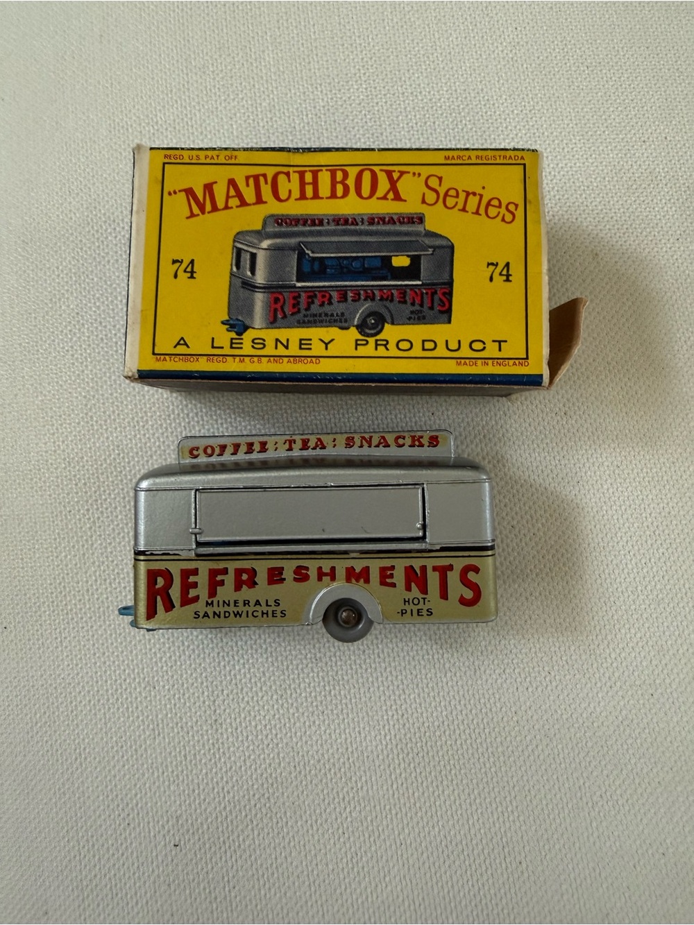 NIB Vintage Lesney Matchbox MB74a Mobile Canteen w/ ORIGINAL B4 Type Box